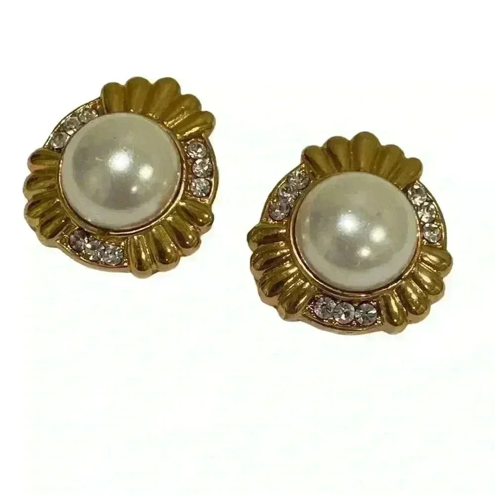 Clip earrings